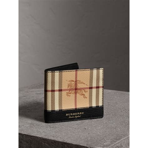 portafoglio burberry offerta|Portafoglio a libro Check (Navy) .